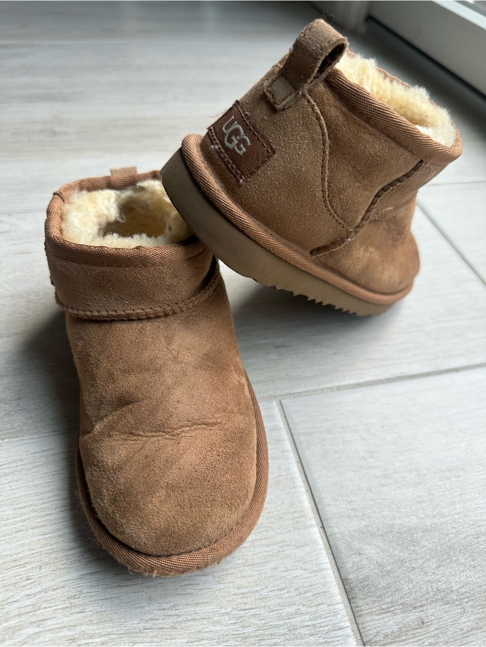 Authentic Girls 1 UGG Chestnut Suede Sheepskin
